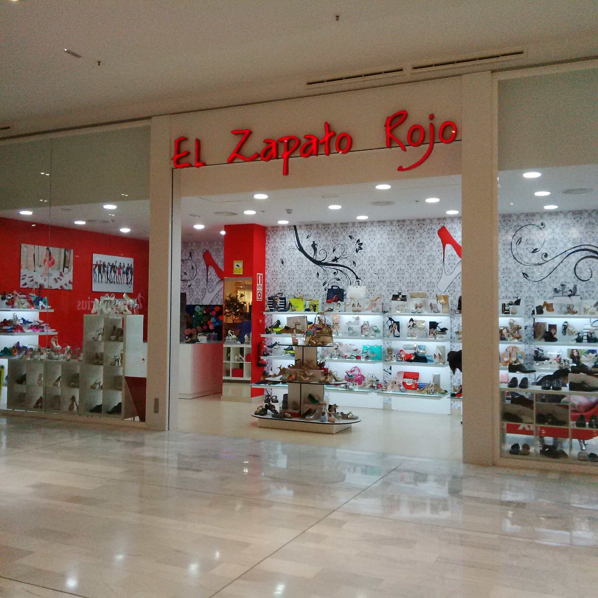 Recubrimiento local Zapato Rojo