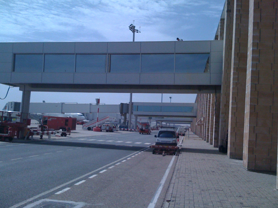Revestimiento de fachada Aeropuerto de Sevilla