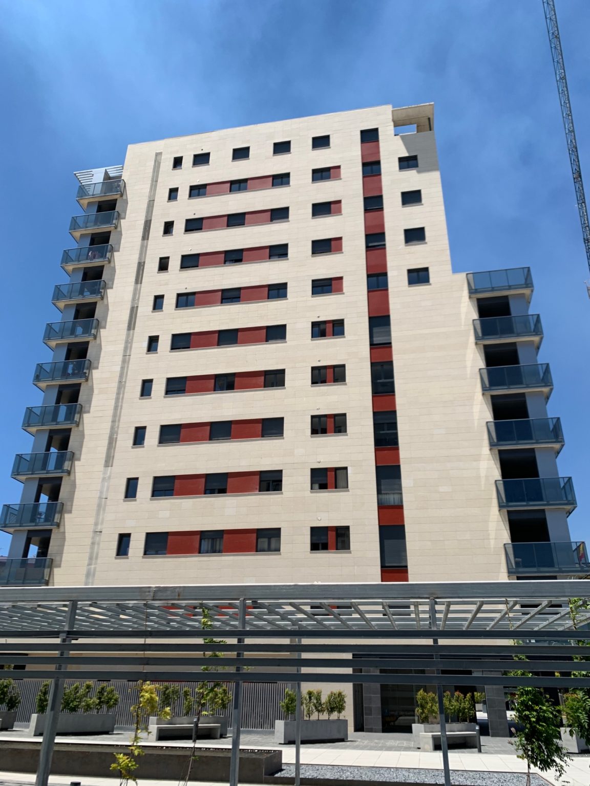 Edificio Viviendas Pineda tres torres