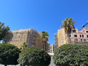 obra de revestimiento de fachada para hotel en Málaga